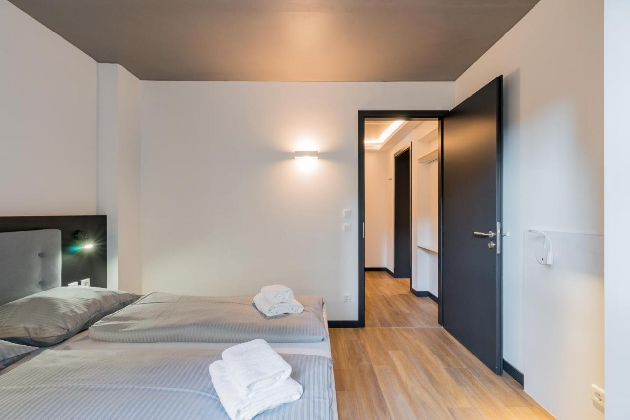 Apartment mit Wohn & Schlafzimmer