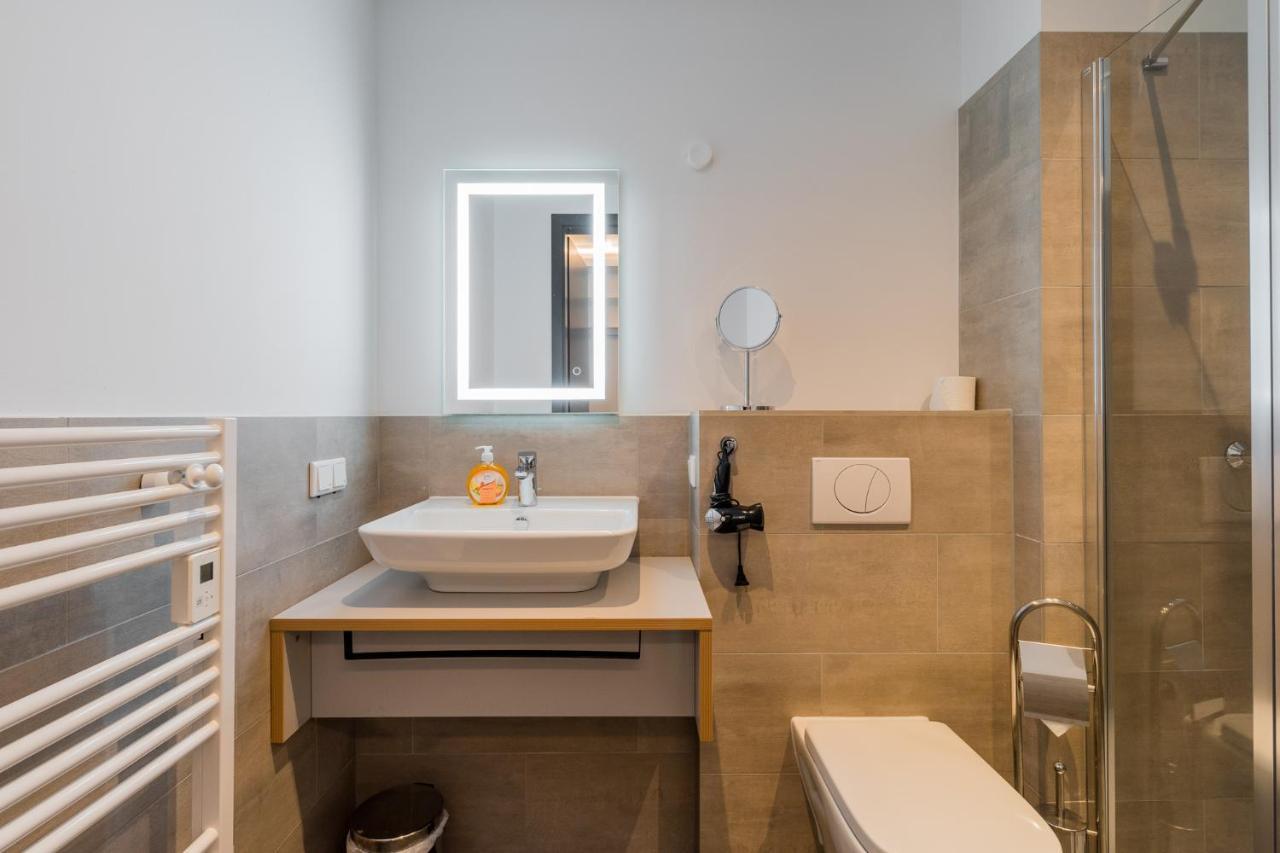 Apartment mit Wohn & Schlafzimmer